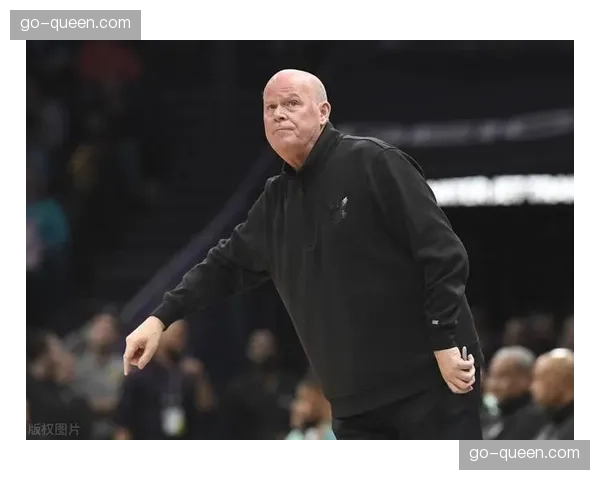 黄蜂终结连败，克利福德教练称坚持混合防守终于收到回报